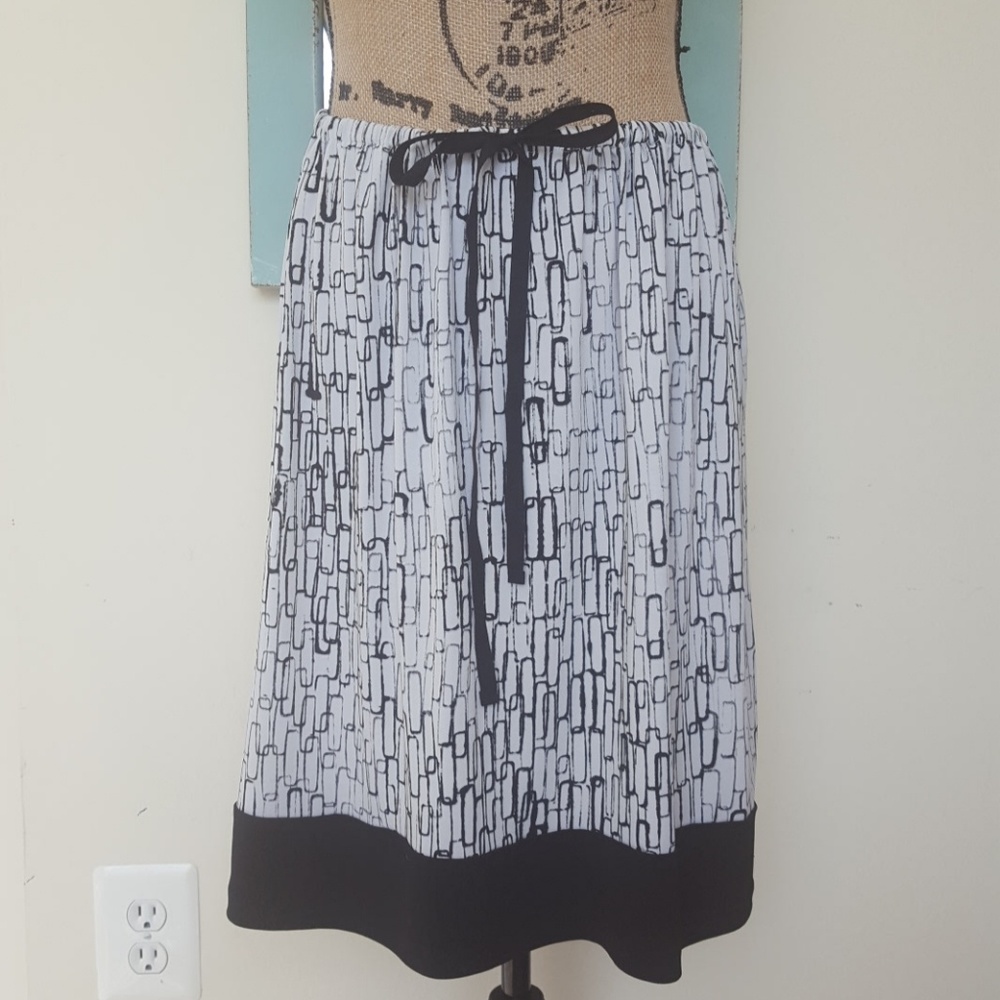 Simply Vera Wang Black & White Skirt